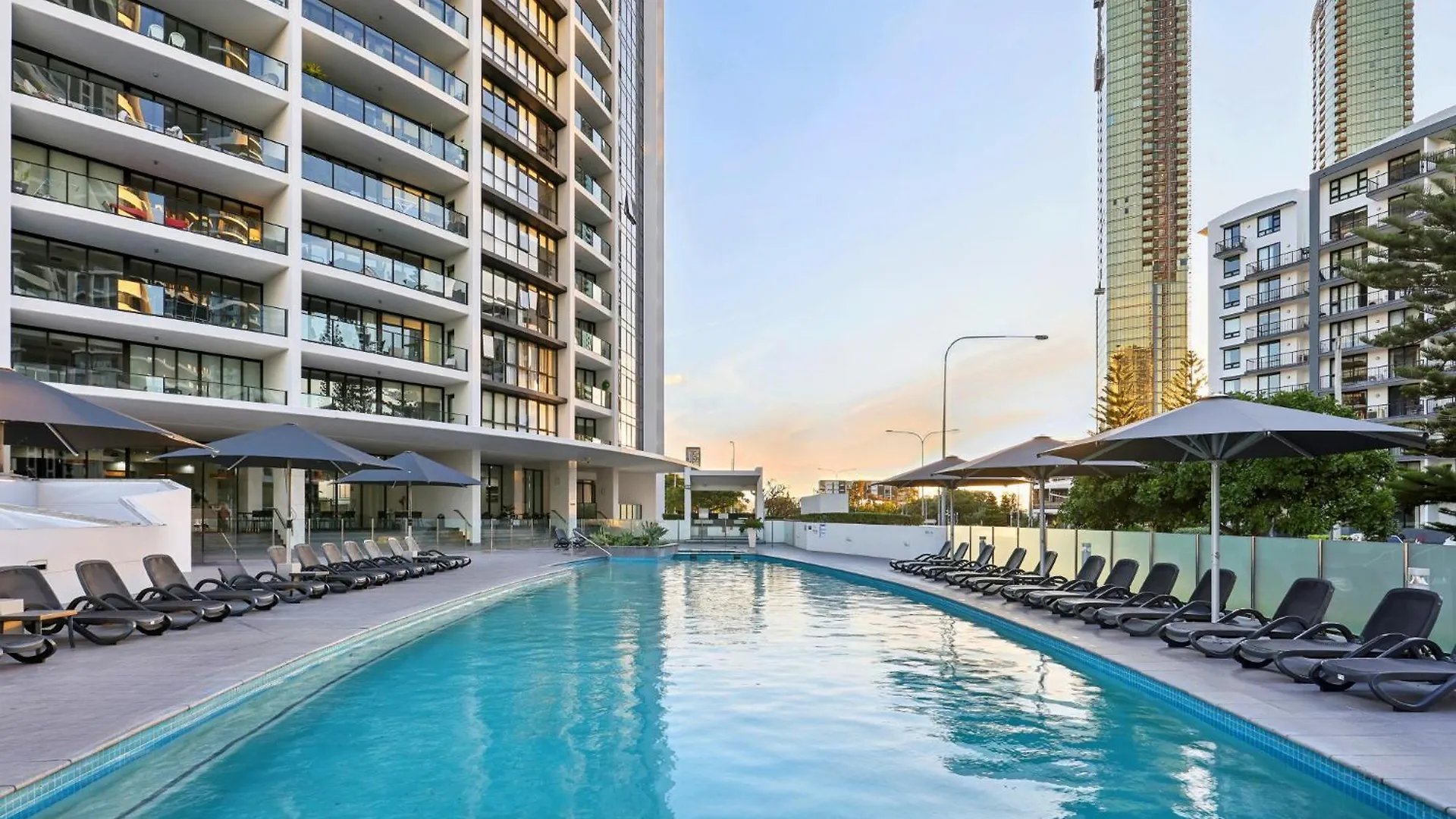Ocean View 3-Bed With Gym, Pool, Sauna & Parking location