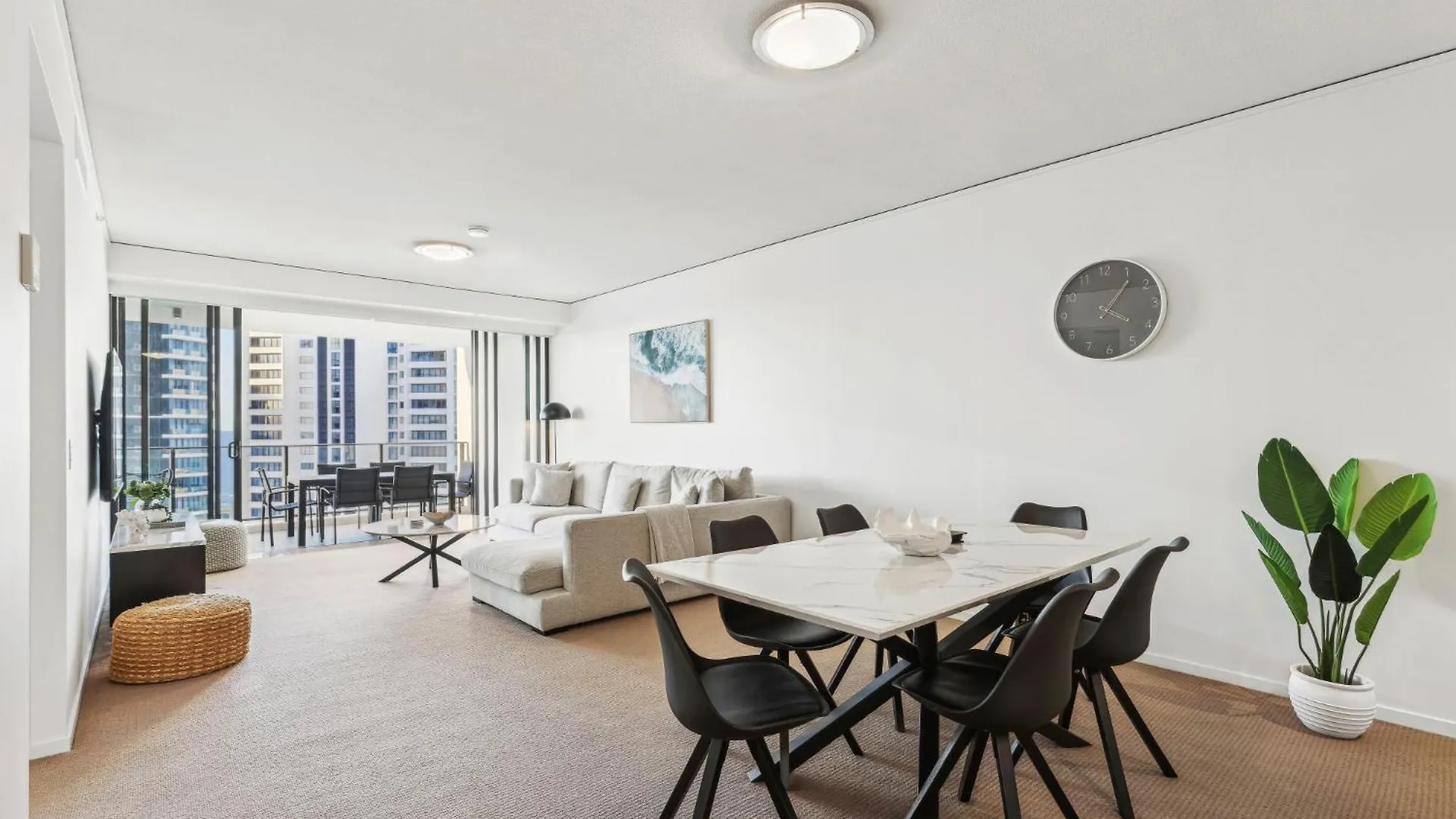 Ocean View 3-Bed With Gym, Pool, Sauna & Parking Gold Coast 0*,