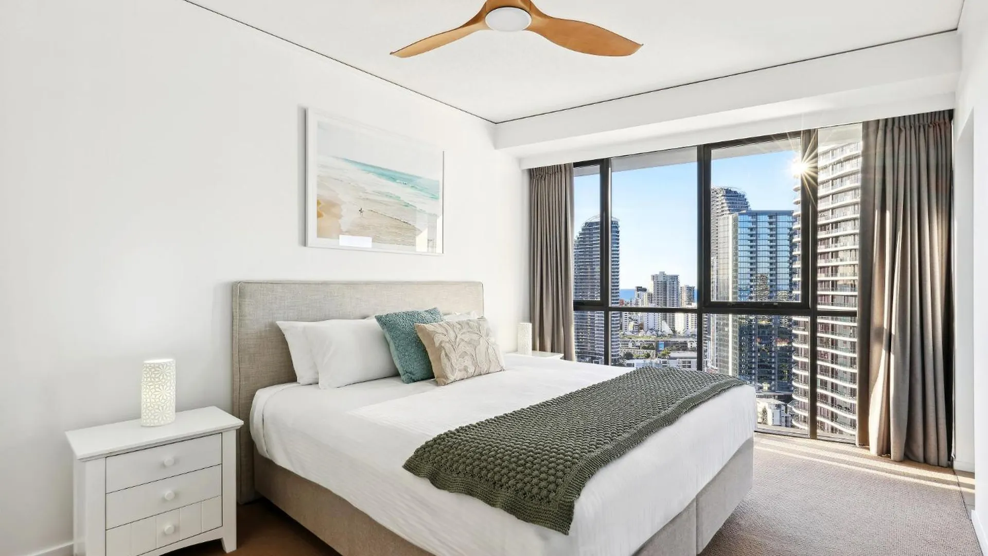 Ocean View 3-Bed With Gym, Pool, Sauna & Parking Gold Coast